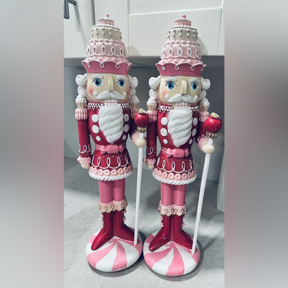 Viral pastel LARGE nutcracker (1)
